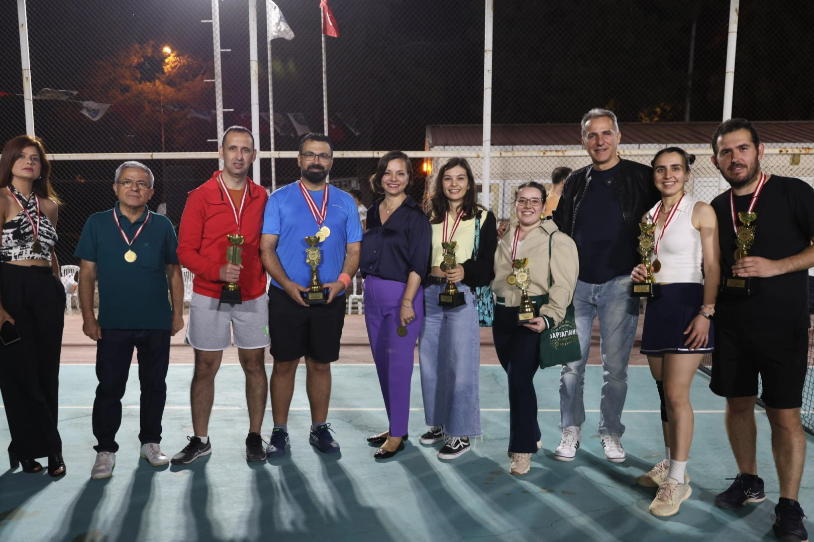 İzmir Karabağlar'da spor şenlikleri renkli geçti