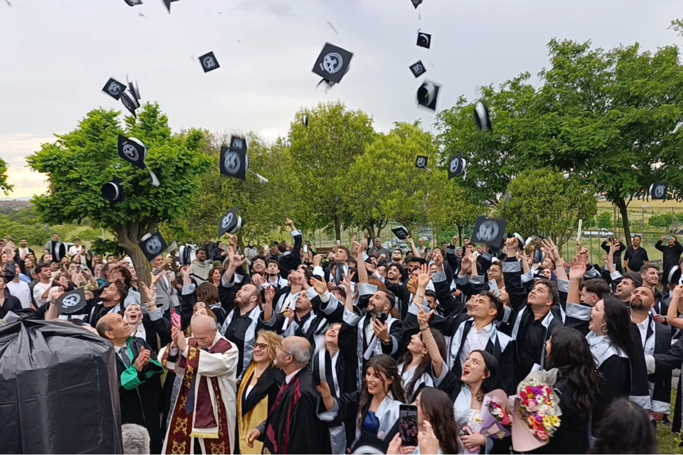 Akademik yılın finali! Yusuf Çapraz’da mezuniyet töreni