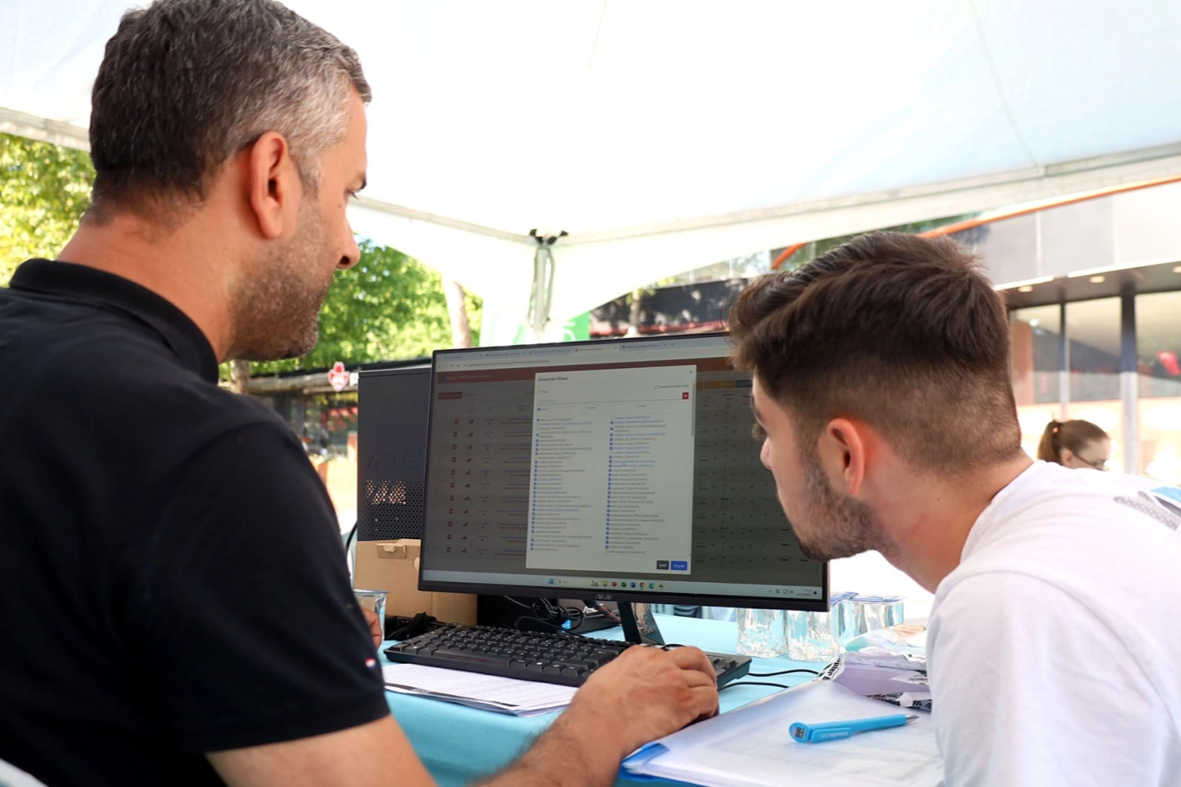 Denizli Büyükşehir’den gençlere ücretsiz YKS tercih danışmanlığı