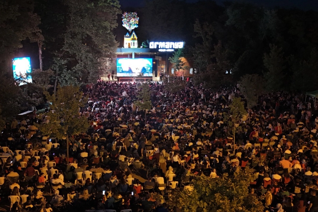 Kocaeli'de Ormanya gece sinemasına rekor katılım