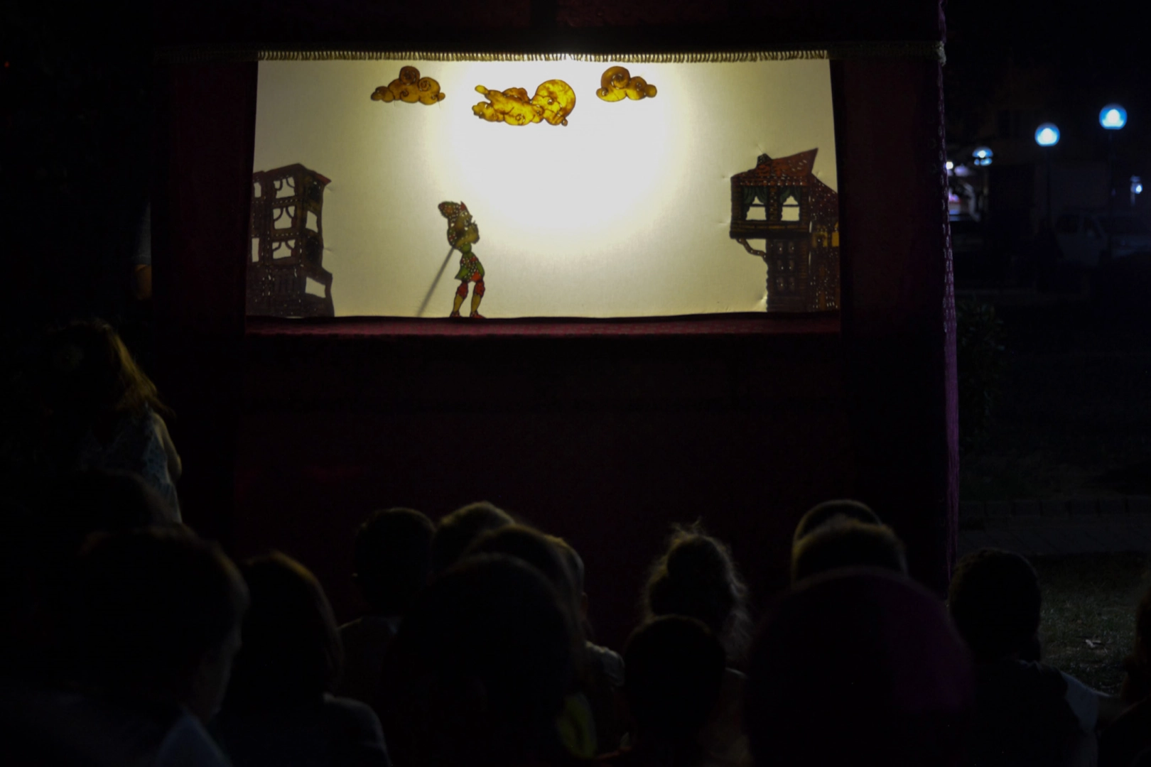 Karagöz Bursalıların gönlüne perde açtı